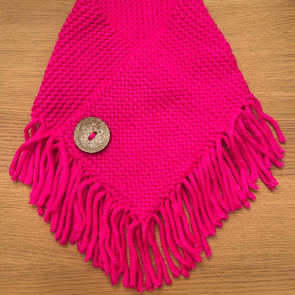 Hot pink I guess Infiniti scarf🧣